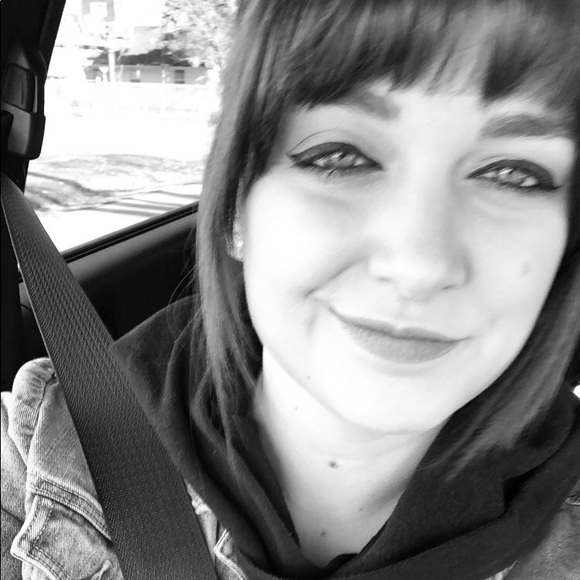 Meet your Posher, Jess - Picture 1 of 1